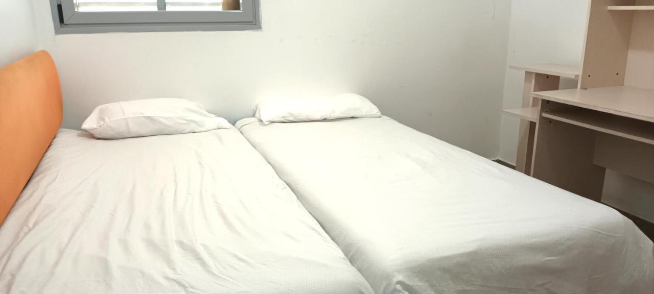 عسقلان Beach Suite Israel- Private Jacuzzi Garden Suite & Gym, 3 Min Walk To Beach ביץ סוייט ישראל- ג'קוזי פרטי בגינה 3 דקות הליכה לים וחדר כושר المظهر الخارجي الصورة
