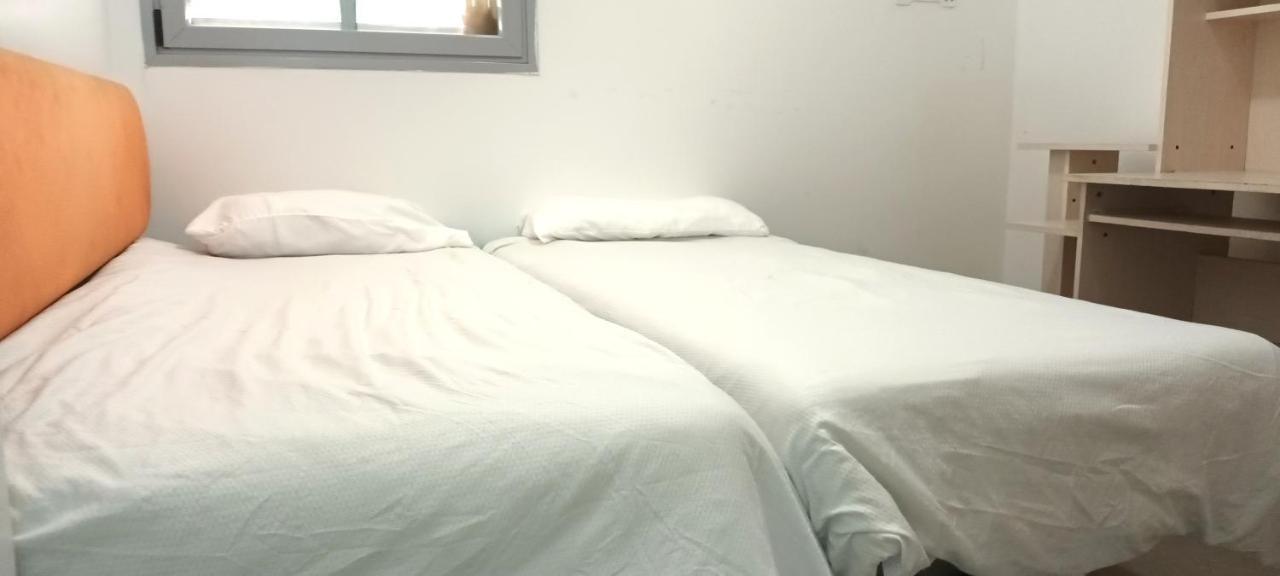 عسقلان Beach Suite Israel- Private Jacuzzi Garden Suite & Gym, 3 Min Walk To Beach ביץ סוייט ישראל- ג'קוזי פרטי בגינה 3 דקות הליכה לים וחדר כושר المظهر الخارجي الصورة